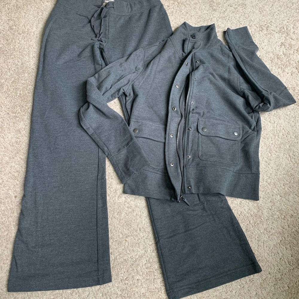Banana Republic sweatsuit. Size small. NWOT - Picture 2 of 12